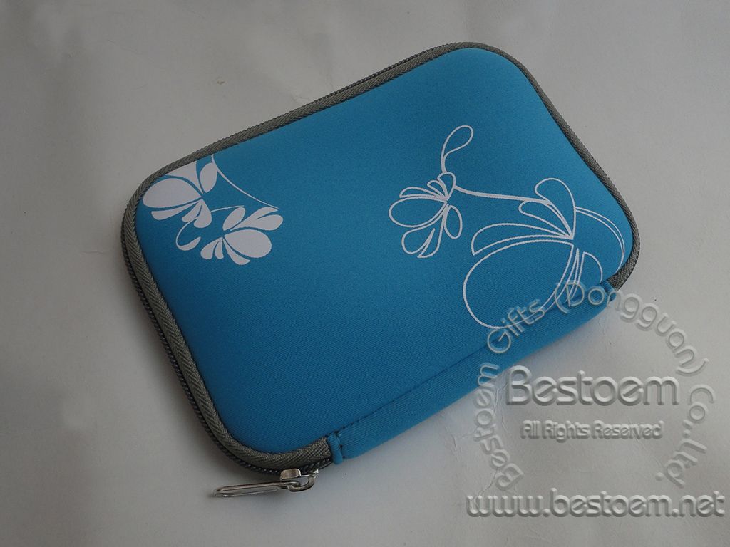 portable hard drive pouch in blister packing