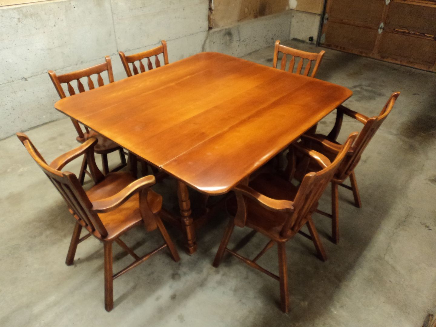 colonial maple dining room set